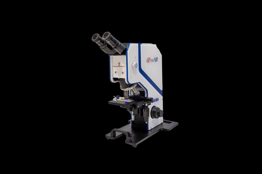 dIFine® M1 manual microscope using IFA techology